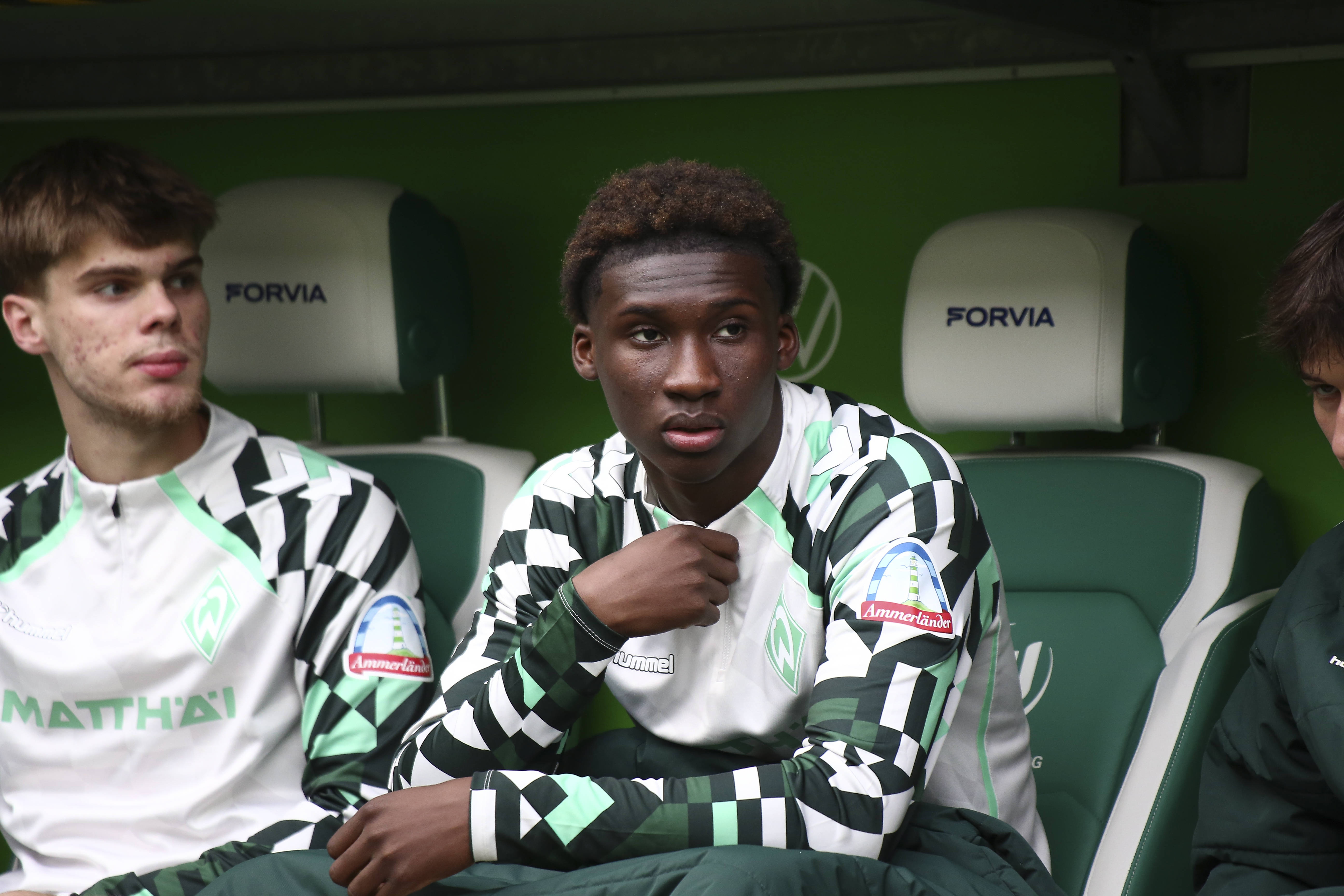 德天空：切尔西加入18岁中卫库利巴利争夺战，不莱梅想要5千万欧